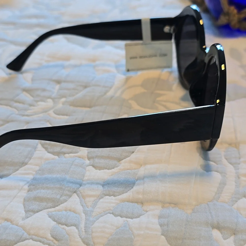 Sean John Designer Sunglasses - Picture 2 of 5